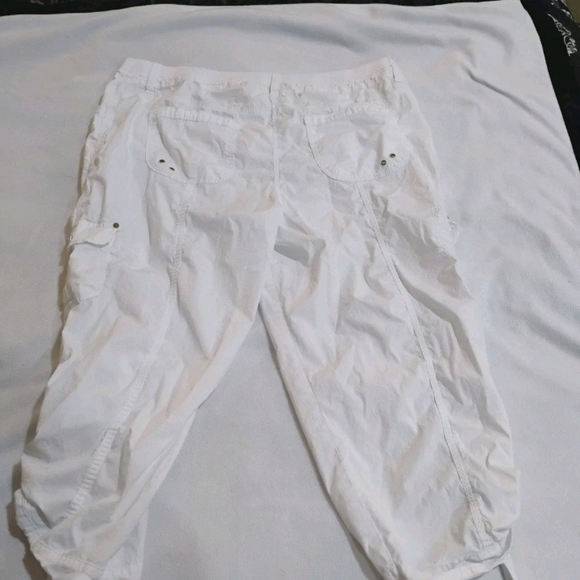 Chico's White Cropped Pants - Picture 8 of 12